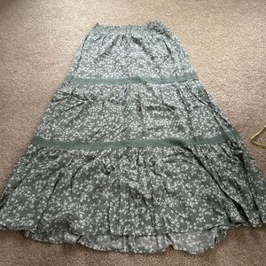 Green floral tiered skirt